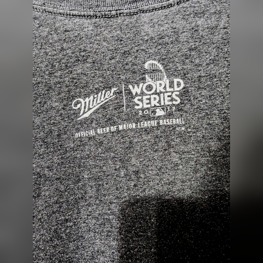 Cubs Logo Gray T-Shirt - Picture 4 of 5